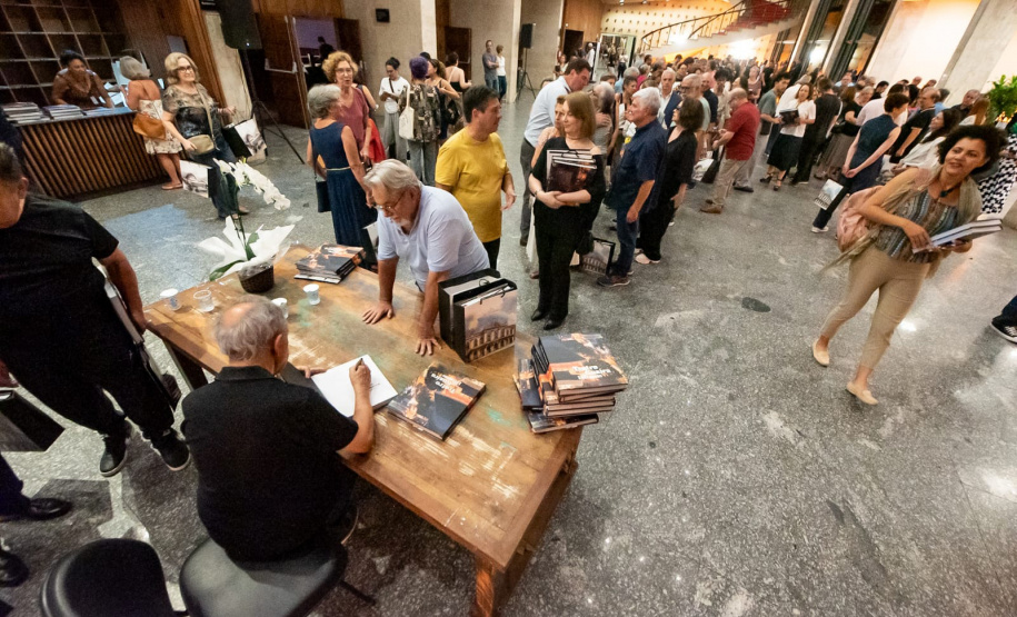 TEATRO GUAÍRA LANÇAMENTO LIVRO 140 ANOS