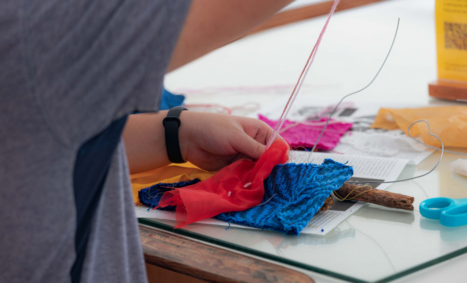 MON realiza oficina de escultura com o artista Elvo Benito Damo