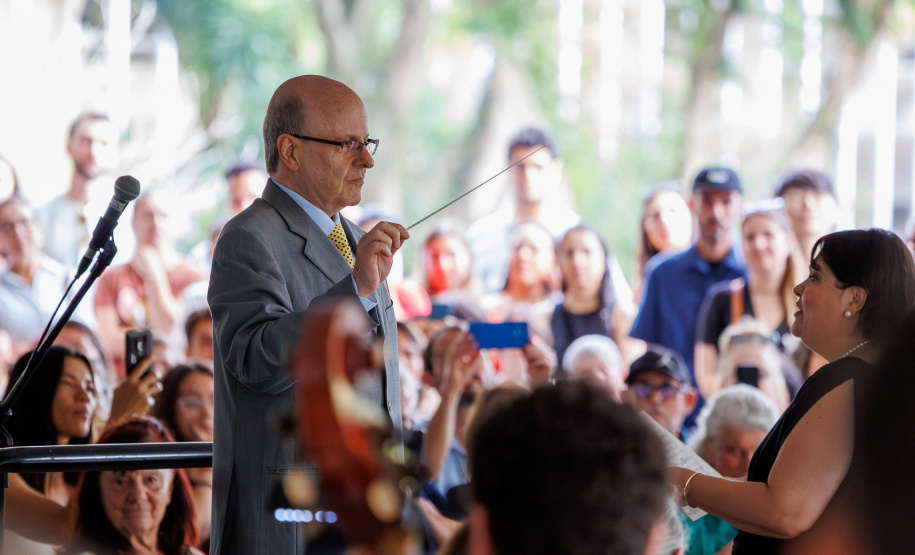 MON ficou lotado para celebrar a genialidade de Mozart com a Orquestra Sinfônica do Paraná, sob a regência do maestro Roberto Tibiriçá e a participação especial da soprano Marília Vargas.