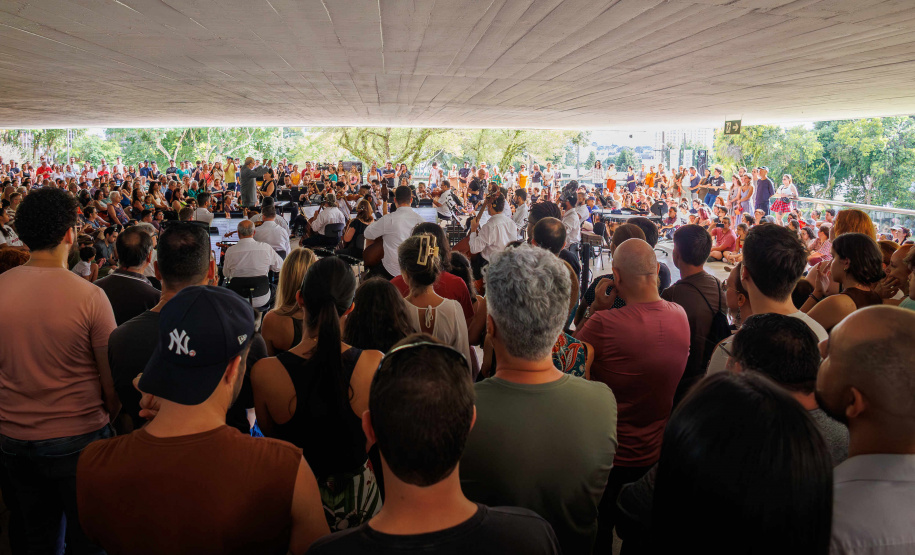 MON ficou lotado para celebrar a genialidade de Mozart com a Orquestra Sinfônica do Paraná, sob a regência do maestro Roberto Tibiriçá e a participação especial da soprano Marília Vargas.