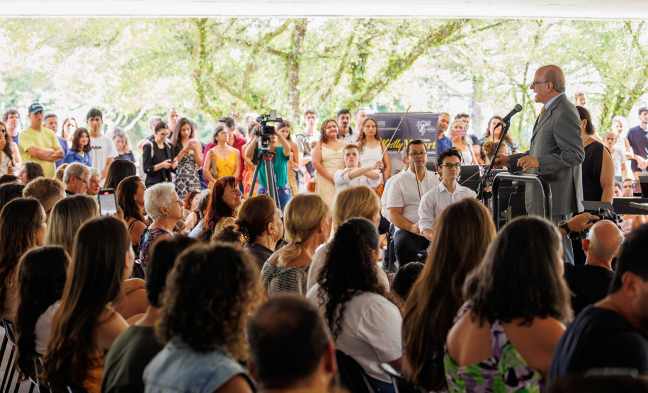 MON ficou lotado para celebrar a genialidade de Mozart com a Orquestra Sinfônica do Paraná, sob a regência do maestro Roberto Tibiriçá e a participação especial da soprano Marília Vargas.