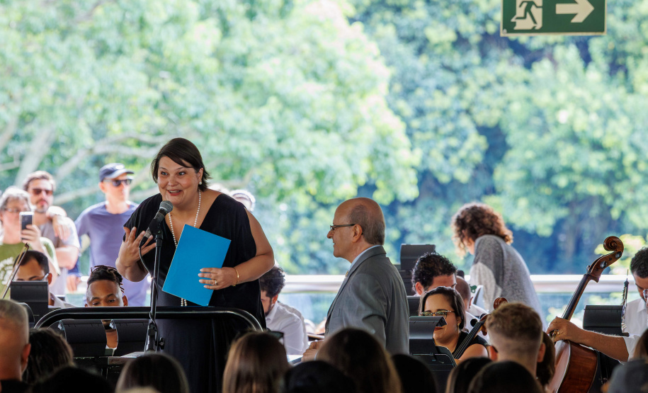 MON ficou lotado para celebrar a genialidade de Mozart com a Orquestra Sinfônica do Paraná, sob a regência do maestro Roberto Tibiriçá e a participação especial da soprano Marília Vargas.