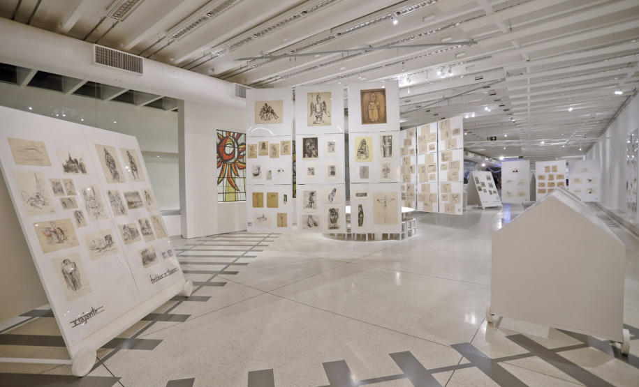 O MON foi o último museu visitado no Brasil por 48% dos entrevistados em pesquisa nacional