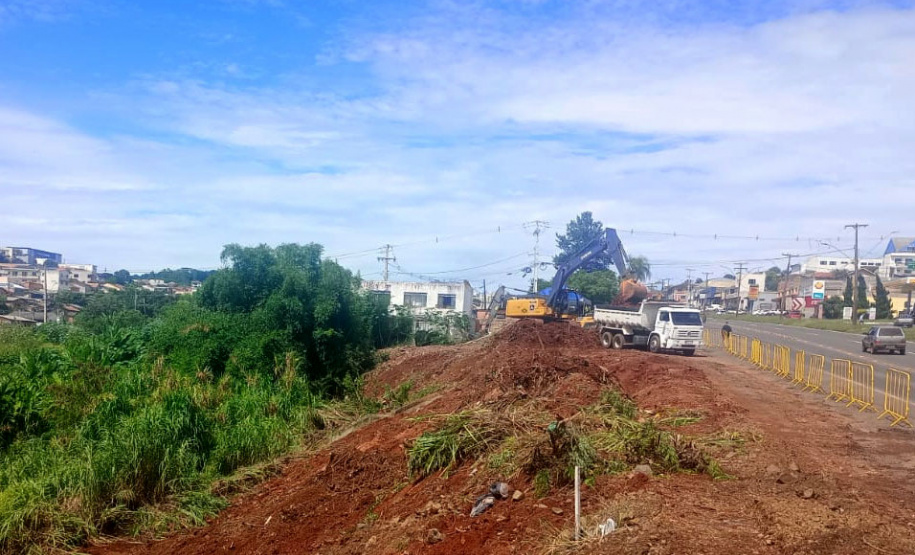 Aviso interdição rua em Telêmaco Borba