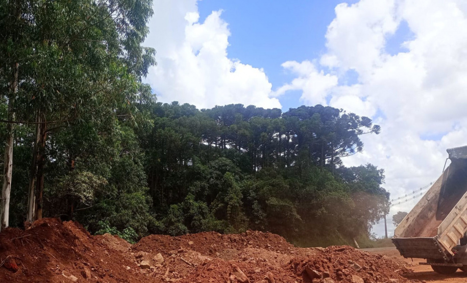Aviso interdição rua em Telêmaco Borba