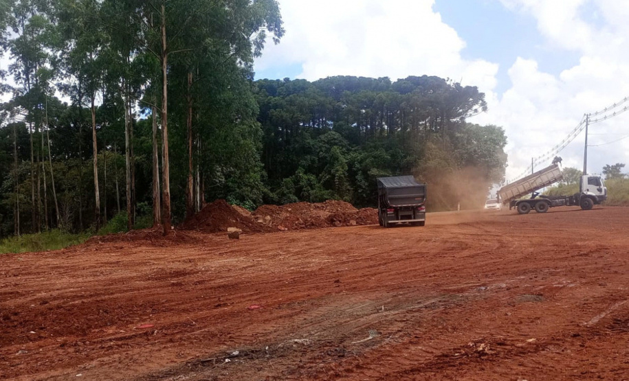 Aviso interdição rua em Telêmaco Borba