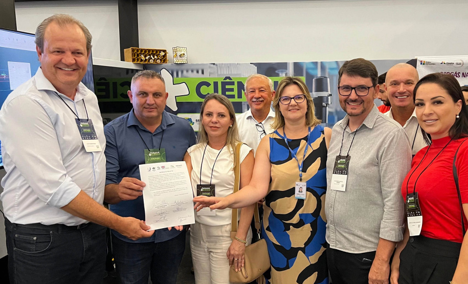 Estado entrega projeto da sede do Legislativo de São Pedro do Iguaçu