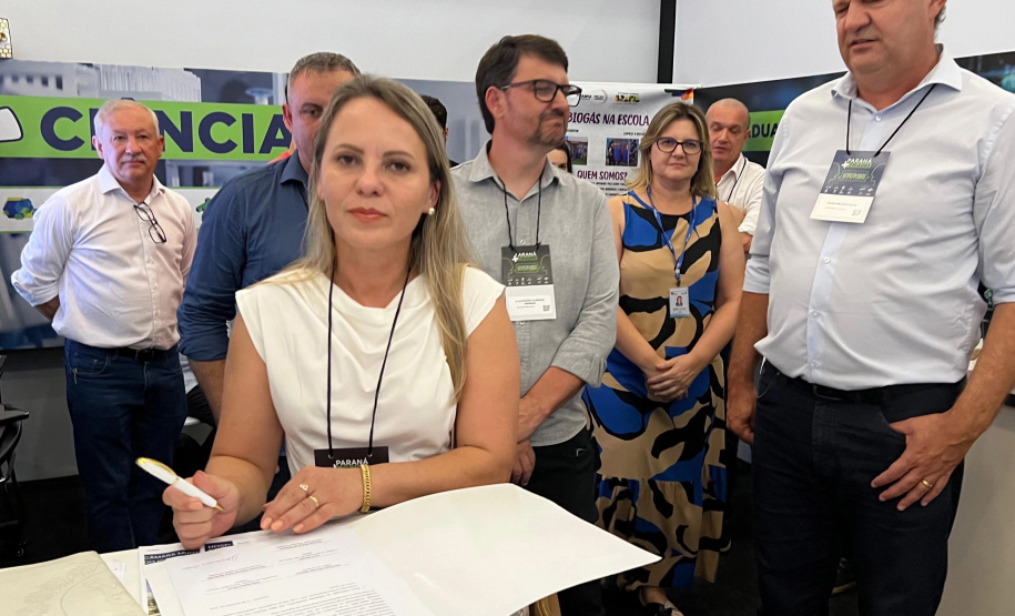 Estado entrega projeto da sede do Legislativo de São Pedro do Iguaçu