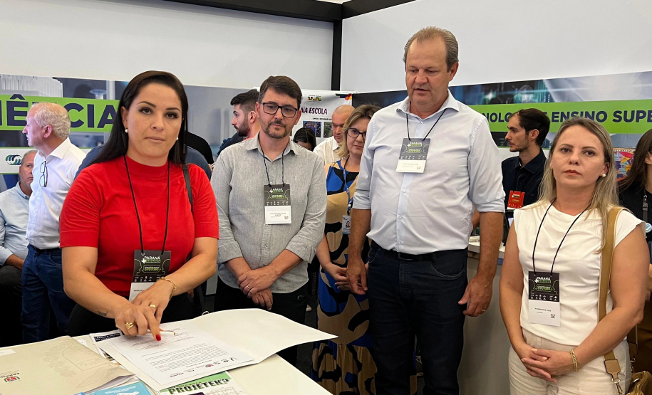 Estado entrega projeto da sede do Legislativo de São Pedro do Iguaçu