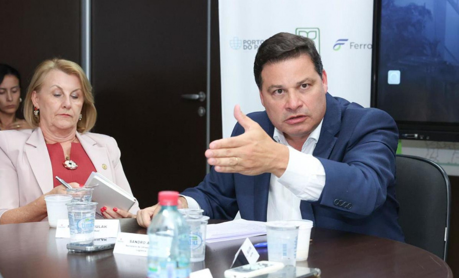 Reunião aeroporto de Ponta Grossa