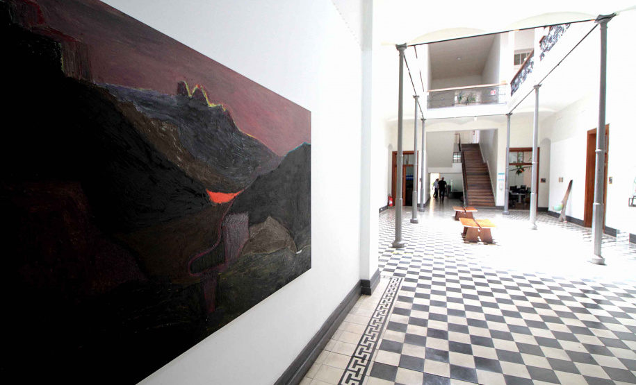 MAC Paraná inaugura nova exposição coletiva na Sede Adalice Araújo