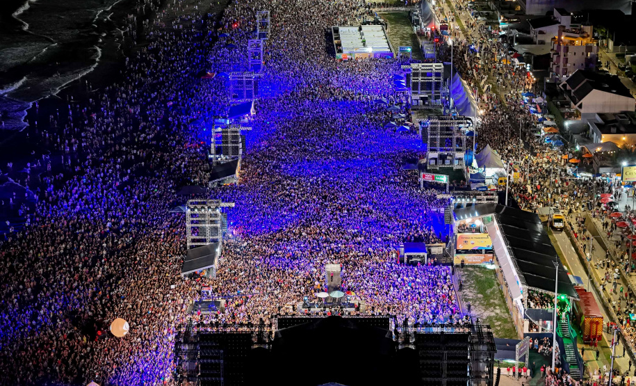 LUAN SANTANA LITORAL