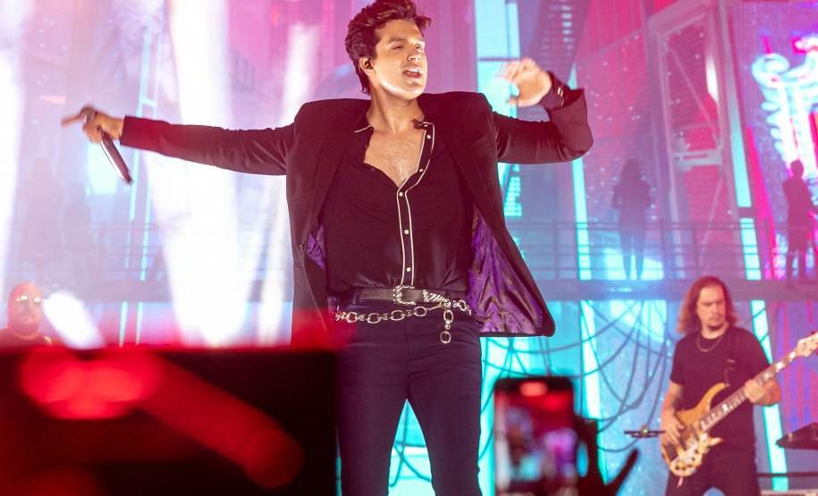 LUAN SANTANA LITORAL