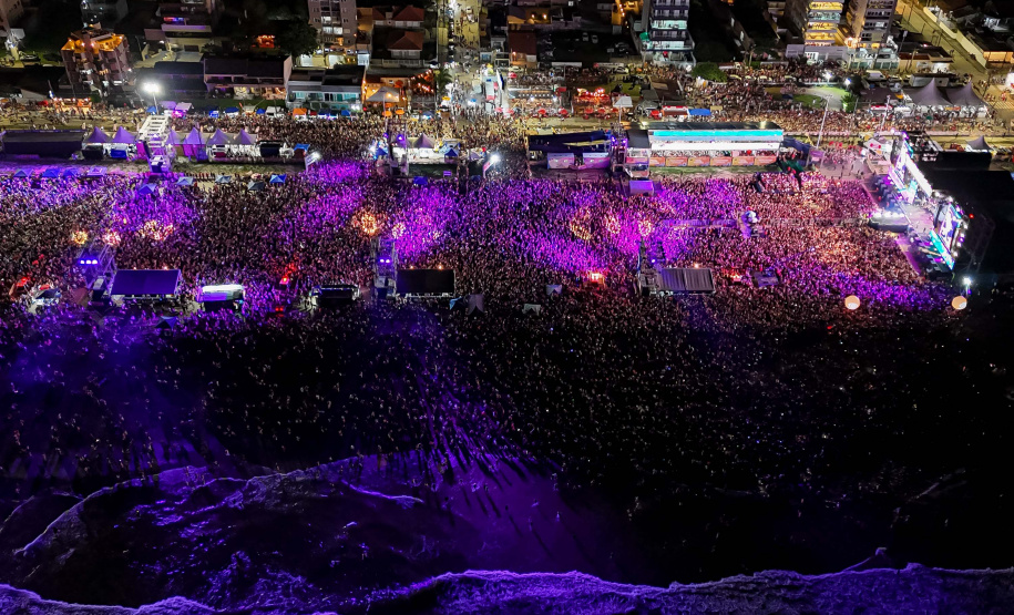 LUAN SANTANA LITORAL