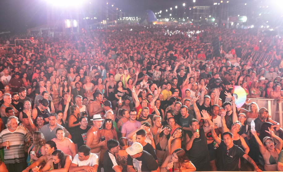 Matinhos, 22 de fevereiro de 2025 - Show da banda Titãs no paldo do Verão Maior Paraná em Caiobá.