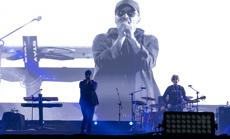 Matinhos, 22 de fevereiro de 2025 - Show da banda Titãs no paldo do Verão Maior Paraná em Caiobá.