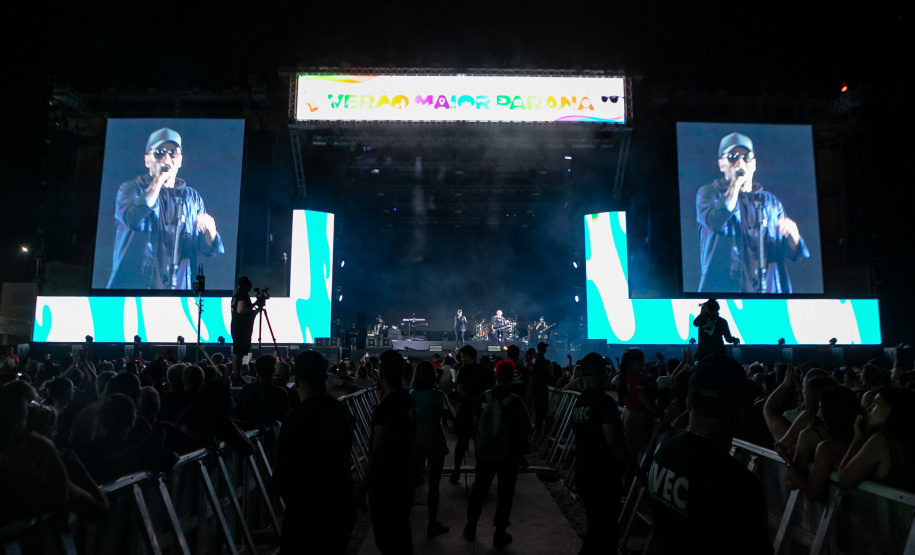 Matinhos, 22 de fevereiro de 2025 - Show da banda Titãs no paldo do Verão Maior Paraná em Caiobá.