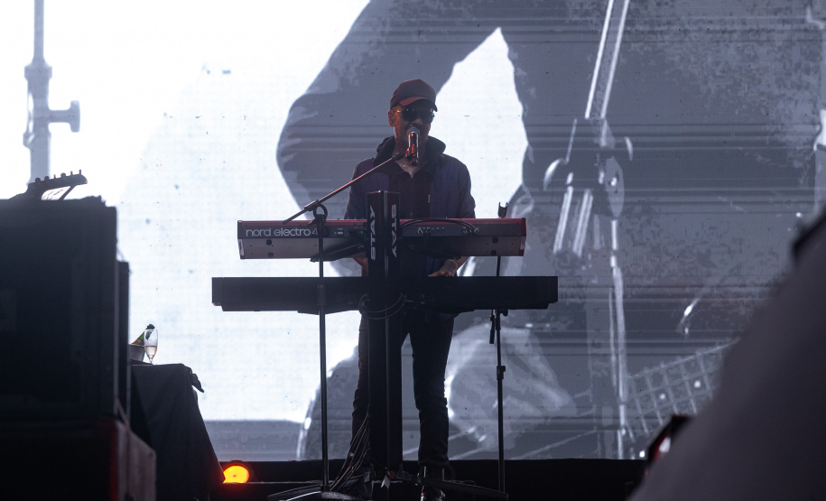 Matinhos, 22 de fevereiro de 2025 - Show da banda Titãs no paldo do Verão Maior Paraná em Caiobá.