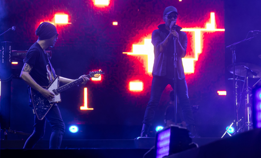 Matinhos, 22 de fevereiro de 2025 - Show da banda Titãs no paldo do Verão Maior Paraná em Caiobá.