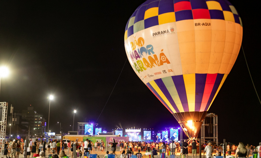 Matinhos, 22 de fevereiro de 2025 - Show da banda Titãs no paldo do Verão Maior Paraná em Caiobá.
