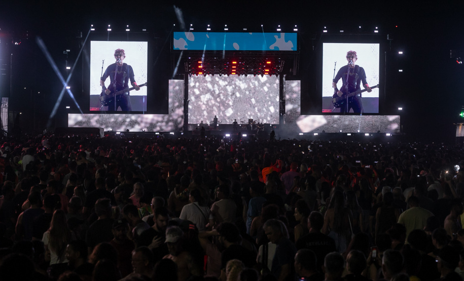 Matinhos, 22 de fevereiro de 2025 - Show da banda Titãs no paldo do Verão Maior Paraná em Caiobá.