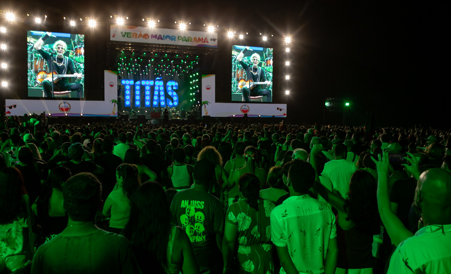 Matinhos, 22 de fevereiro de 2025 - Show da banda Titãs no paldo do Verão Maior Paraná em Caiobá.