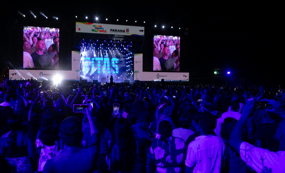 Matinhos, 22 de fevereiro de 2025 - Show da banda Titãs no paldo do Verão Maior Paraná em Caiobá.