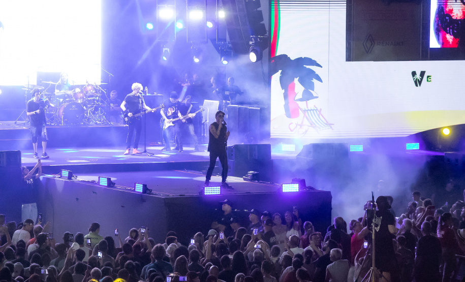 Matinhos, 22 de fevereiro de 2025 - Show da banda Titãs no paldo do Verão Maior Paraná em Caiobá.