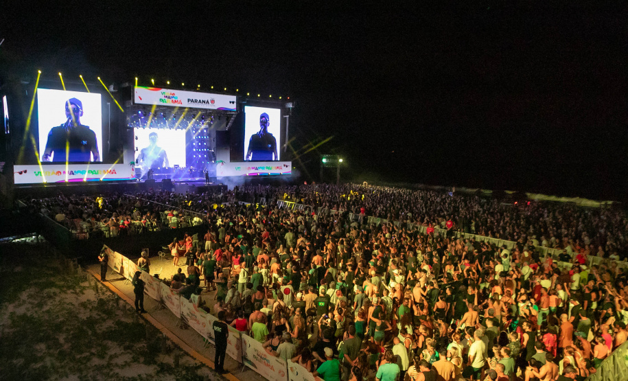 Matinhos, 22 de fevereiro de 2025 - Show da banda Titãs no paldo do Verão Maior Paraná em Caiobá.