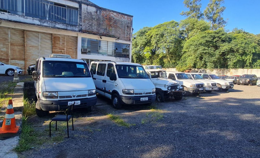 Governo do Paraná anuncia leilão de veículos e sucatas com lance inicial de R$ 1.050,15