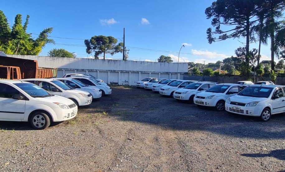 Governo do Paraná anuncia leilão de veículos e sucatas com lance inicial de R$ 1.050,15