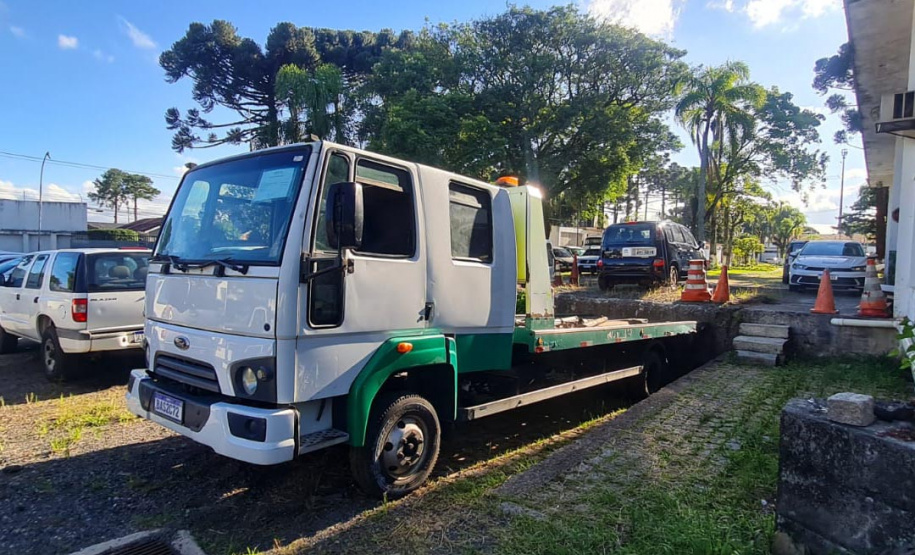 Governo do Paraná anuncia leilão de veículos e sucatas com lance inicial de R$ 1.050,15