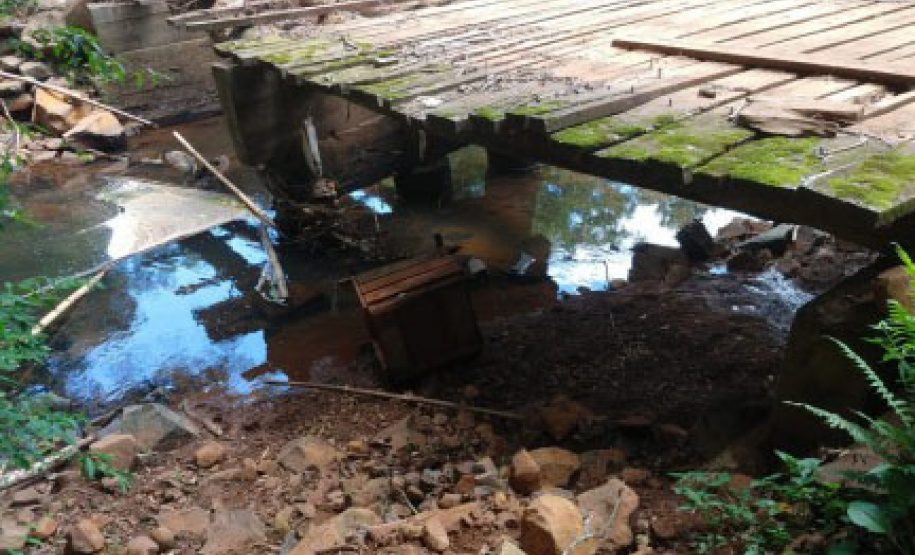 Com orientação e auxílio da Defesa Civil prefeitura de Dois Vizinhos reconstrói seis pontes