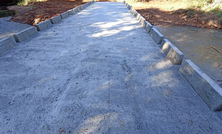 Com orientação e auxílio da Defesa Civil prefeitura de Dois Vizinhos reconstrói seis pontes