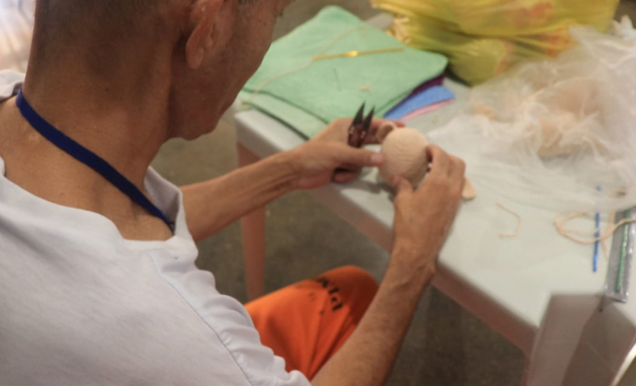 POLICIA PENAL DISTRIBUI BRINDES ARTESANAIS