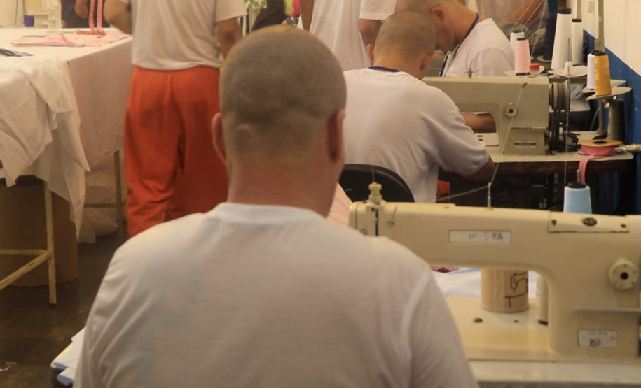 POLICIA PENAL DISTRIBUI BRINDES ARTESANAIS