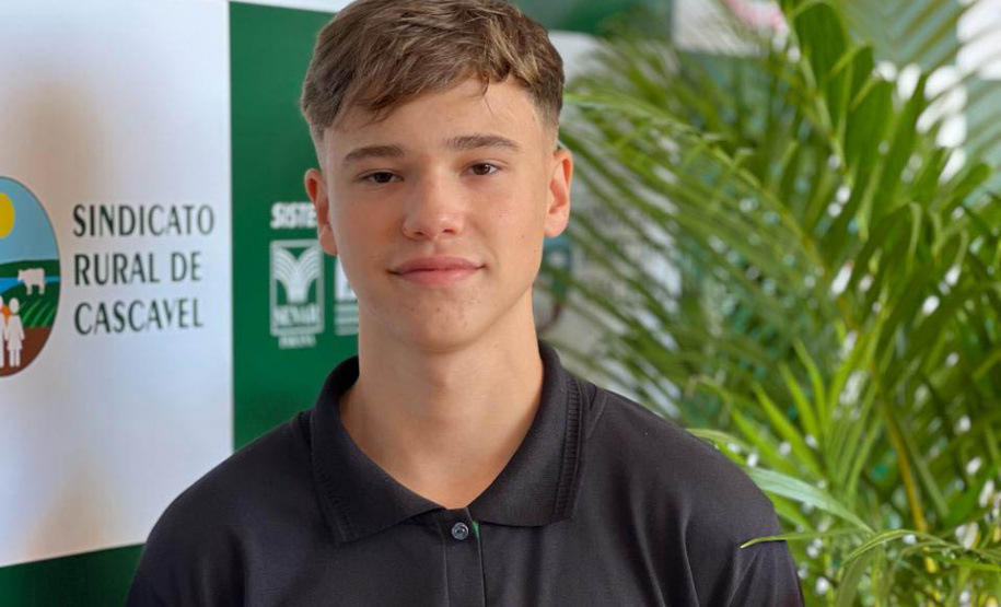 Iniciativa inédita: alunos de escola que se tornou cooperativa compram granja durante Show Rural em Cascavel