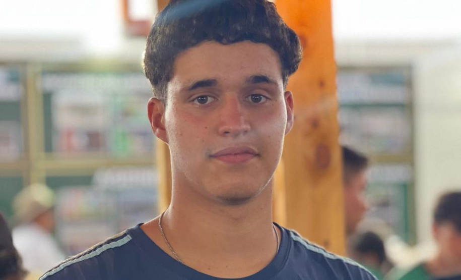 Iniciativa inédita: alunos de escola que se tornou cooperativa compram granja durante Show Rural em Cascavel