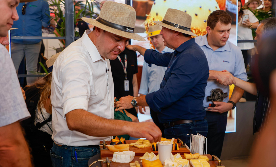 Entrega do Troféu de Melhor Queijo da América Latina (Stand Biopark)