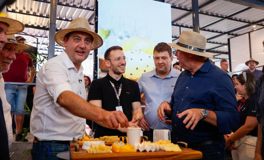 Entrega do Troféu de Melhor Queijo da América Latina (Stand Biopark)