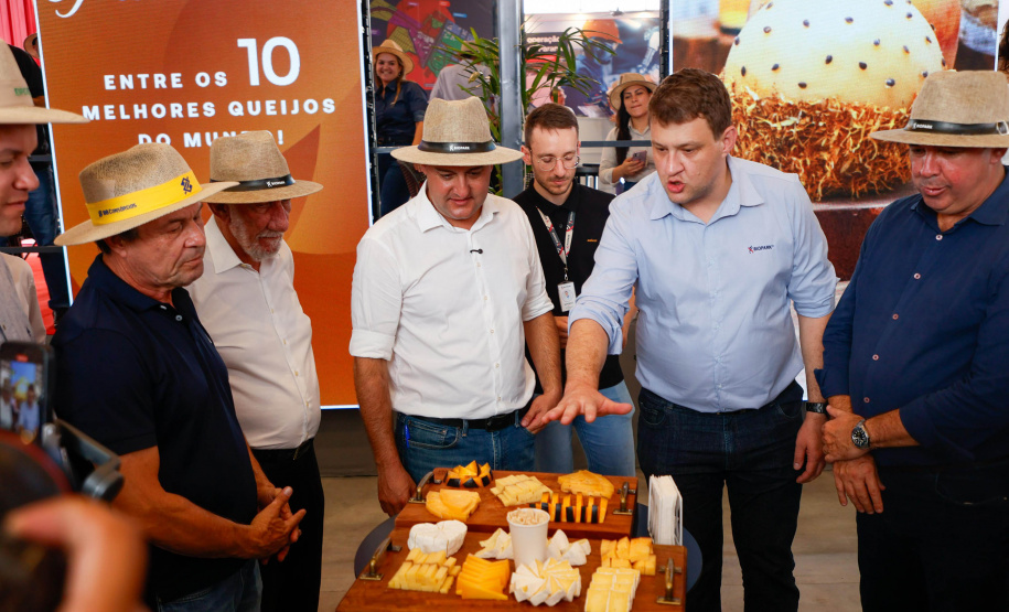 Entrega do Troféu de Melhor Queijo da América Latina (Stand Biopark)