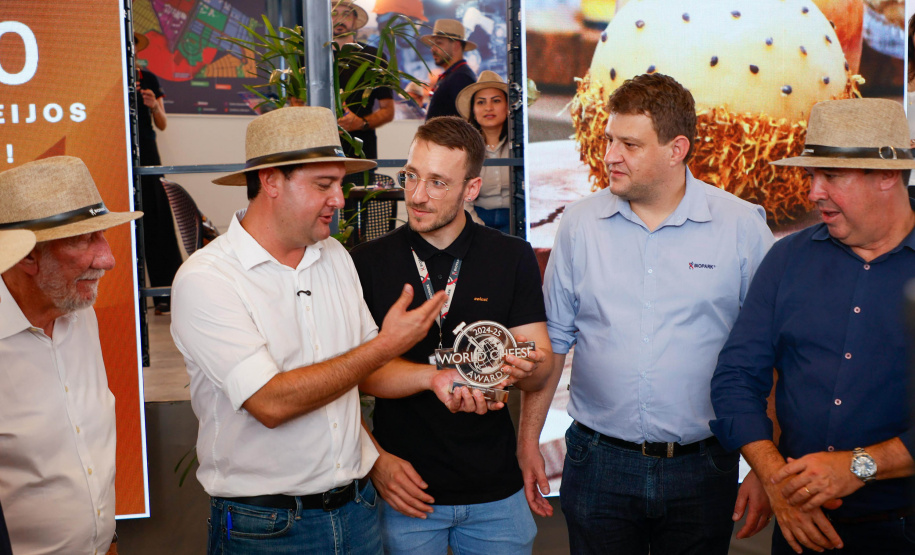 Entrega do Troféu de Melhor Queijo da América Latina (Stand Biopark)