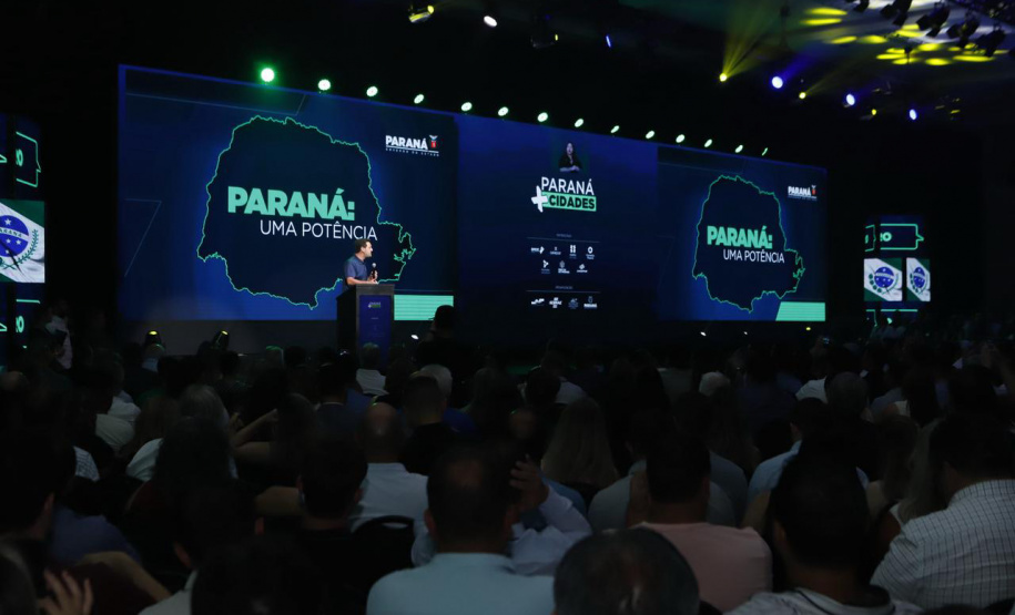 Governador destaca parceria com municípios na abertura do Paraná Mais Cidades