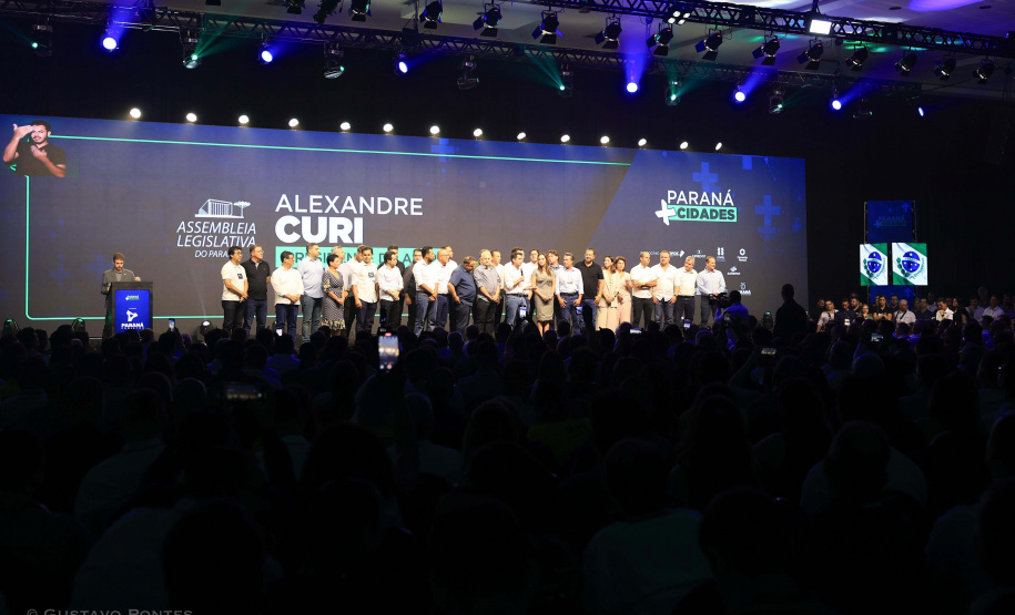 Governador destaca parceria com municípios na abertura do Paraná Mais Cidades