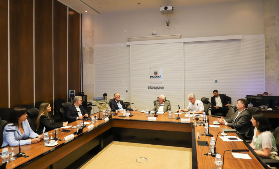 Na última semana, Darci Piana recebeu a diretoria da Associação Brasileira de Baterias Automotivas e Industriais (Abrabat) para discutir a inclusão das empresas paranaenses a uma política efetiva de logística reversa.