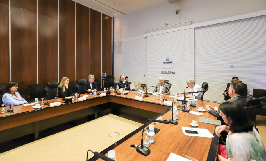 Na última semana, Darci Piana recebeu a diretoria da Associação Brasileira de Baterias Automotivas e Industriais (Abrabat) para discutir a inclusão das empresas paranaenses a uma política efetiva de logística reversa.