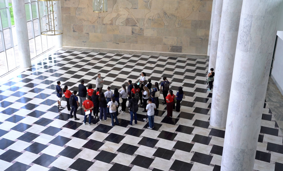 Aberto ao público: confira como fazer uma visita guiada ao Palácio Iguaçu