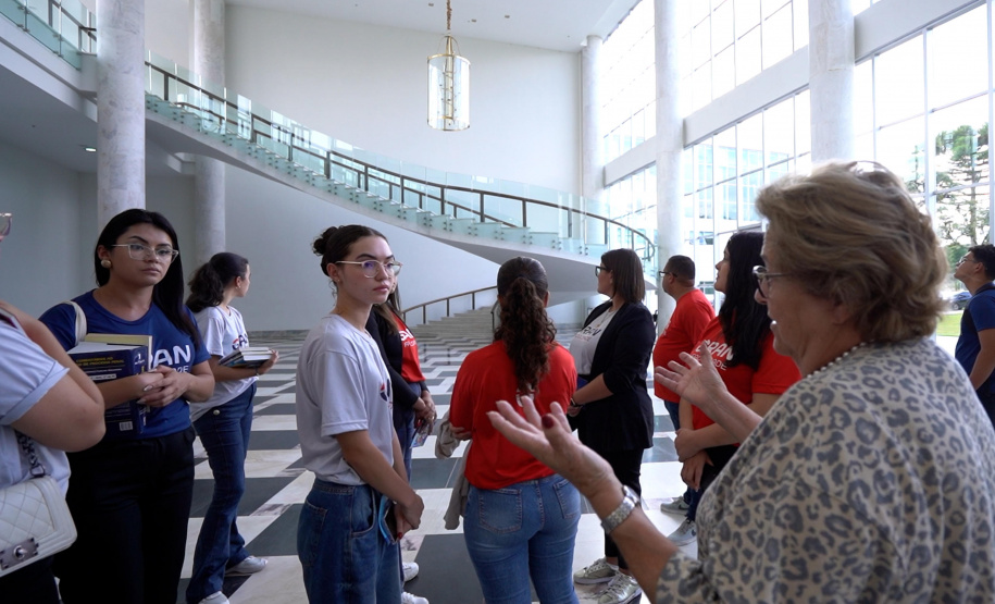 Aberto ao público: confira como fazer uma visita guiada ao Palácio Iguaçu