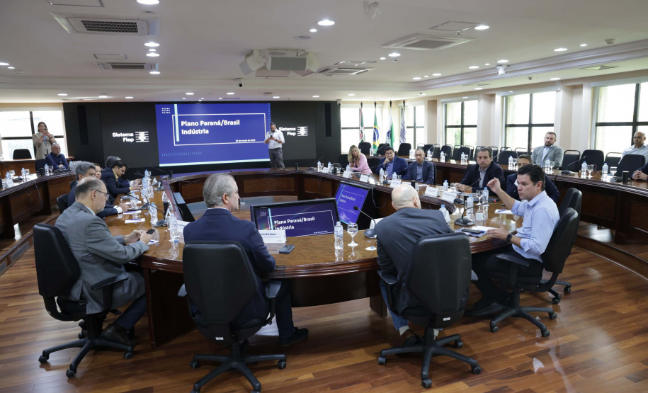 Secretários de Estado debatem plano com objetivo de impulsionar a indústria no Paraná