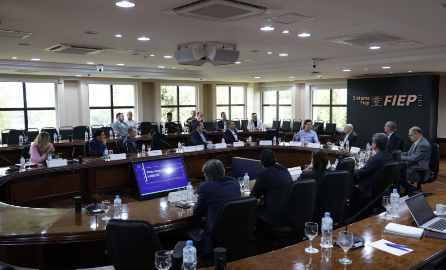 Secretários de Estado debatem plano com objetivo de impulsionar a indústria no Paraná